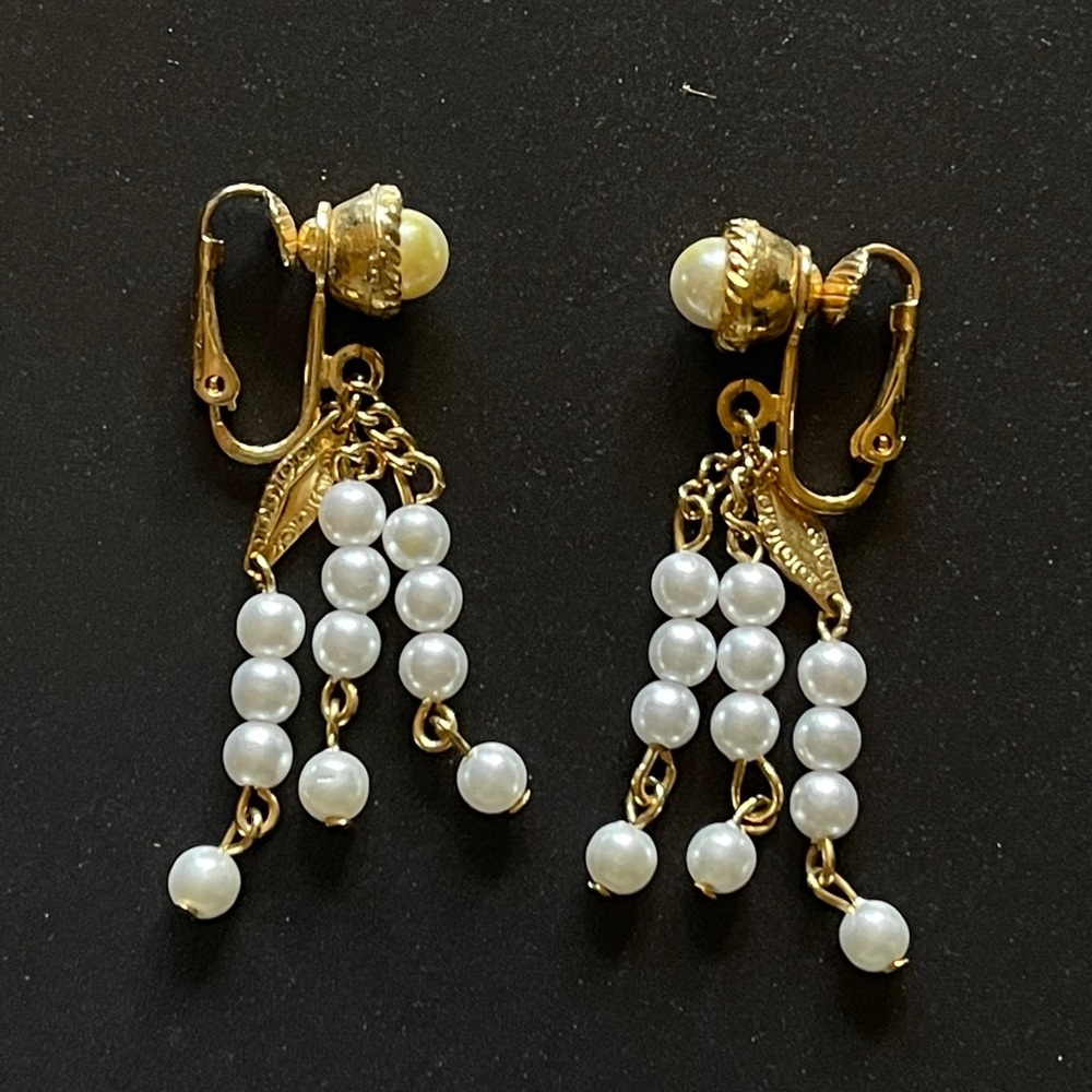 Vintage Faux Pearl Tassel Clip On Earrings Gold Tone Dangle Chandelier Statement